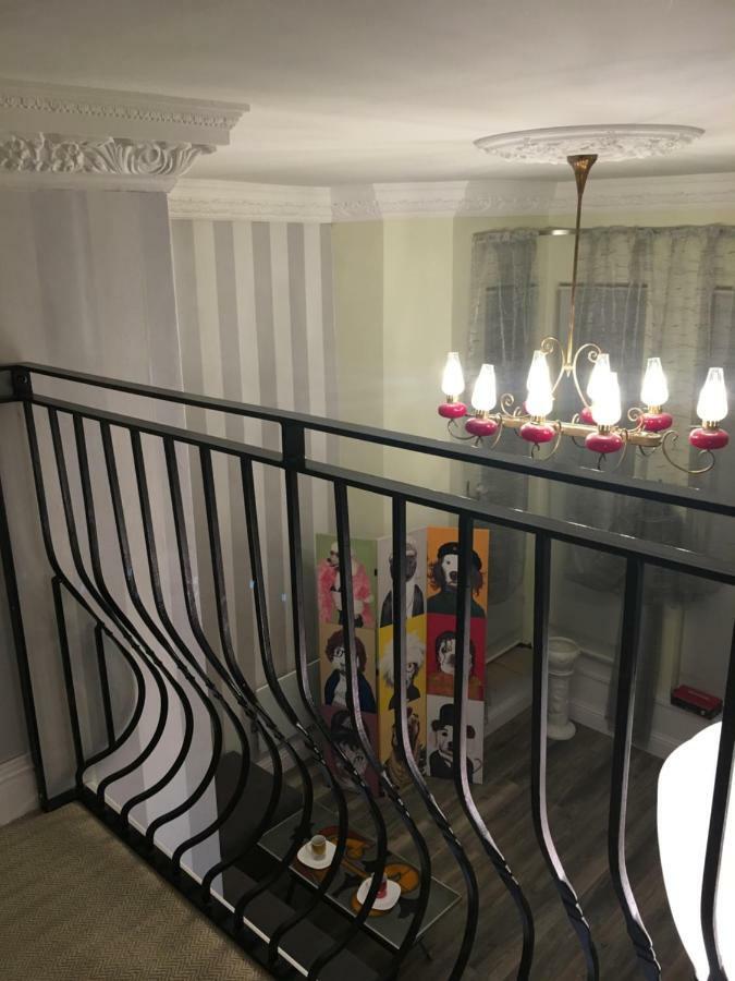 Sea View Juliette Apartment เฮสติงส์ ภายนอก รูปภาพ